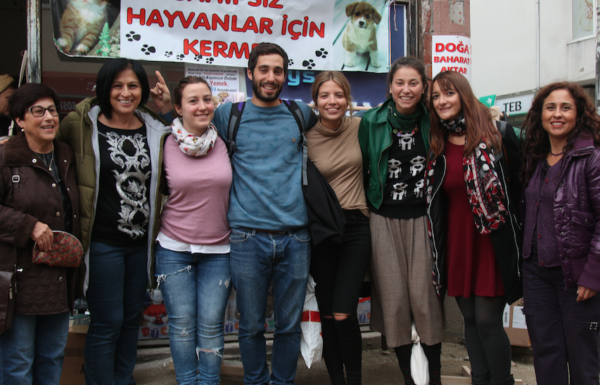 sve-evs-voluntarios-con-irem-bru-y-amigas-sinop-turquia-turkey